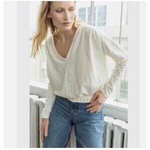 Lilla P Cream Easy V-neck  Long-Sleeve top elastic hem sz M